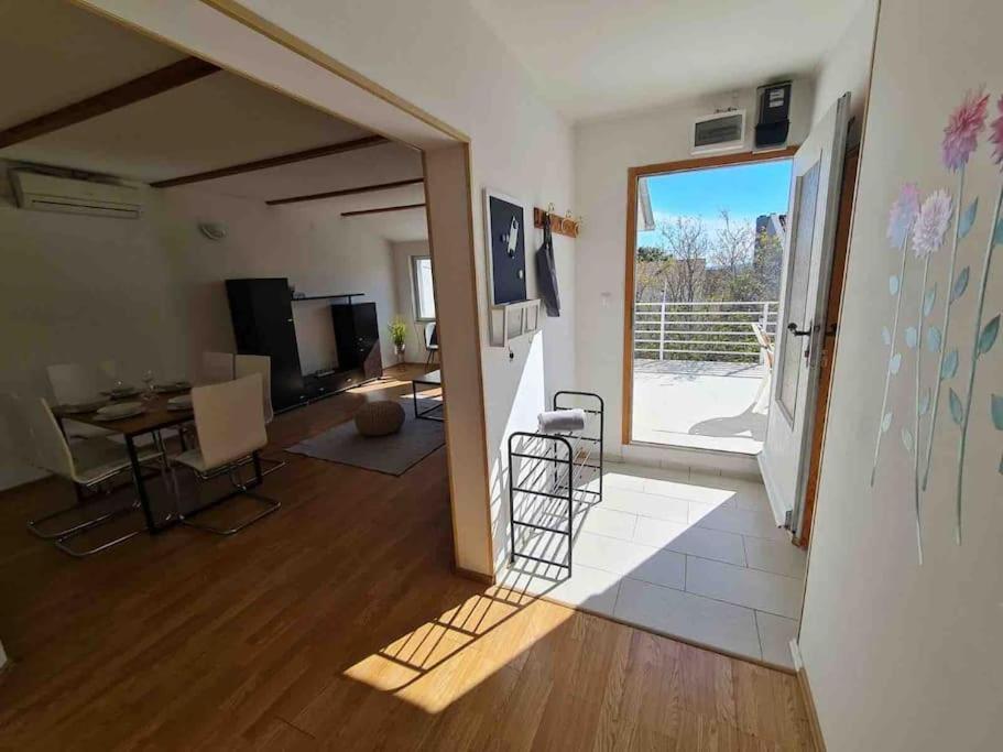 Prostorny Domov V Nejkrasnejsi Casti Chorvatska Apartment Vodice Ngoại thất bức ảnh