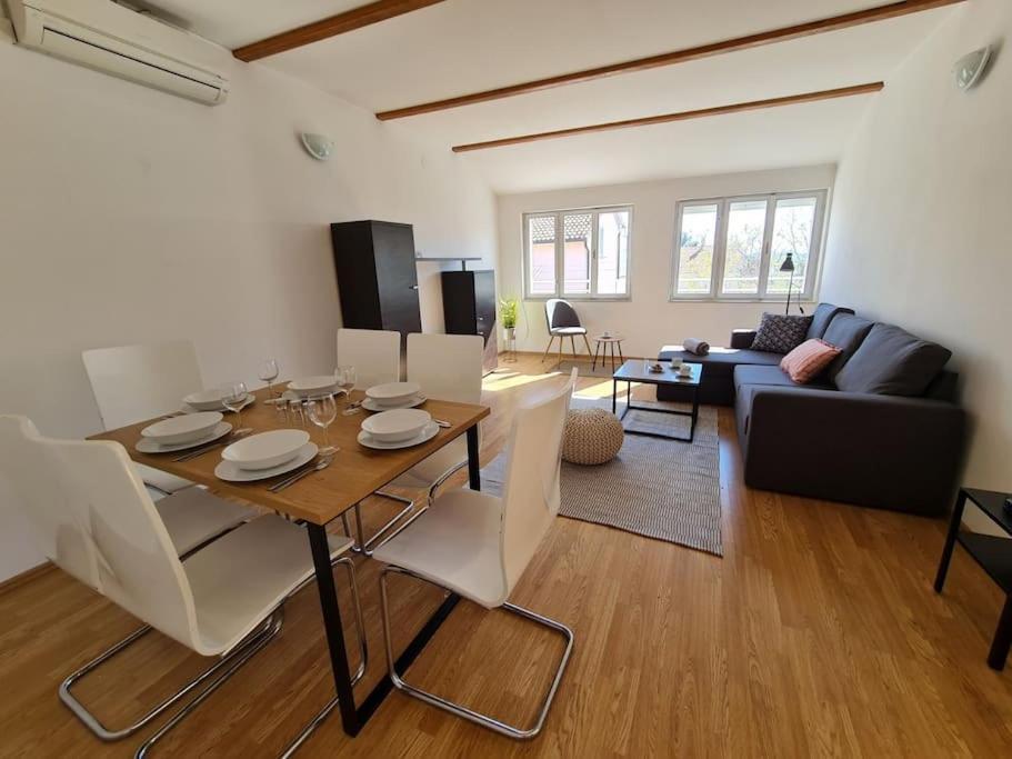 Prostorny Domov V Nejkrasnejsi Casti Chorvatska Apartment Vodice Ngoại thất bức ảnh