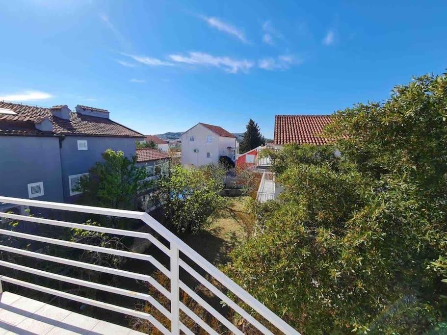 Prostorny Domov V Nejkrasnejsi Casti Chorvatska Apartment Vodice Ngoại thất bức ảnh